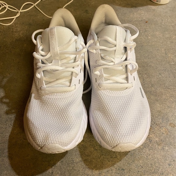 Nike Shoes - White Nike womens size 7 athletic shoe